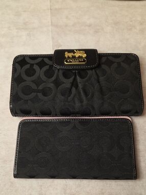 Coach Black Signature Canvas Wallet And Checkbook Cover with Gold Logo-Project